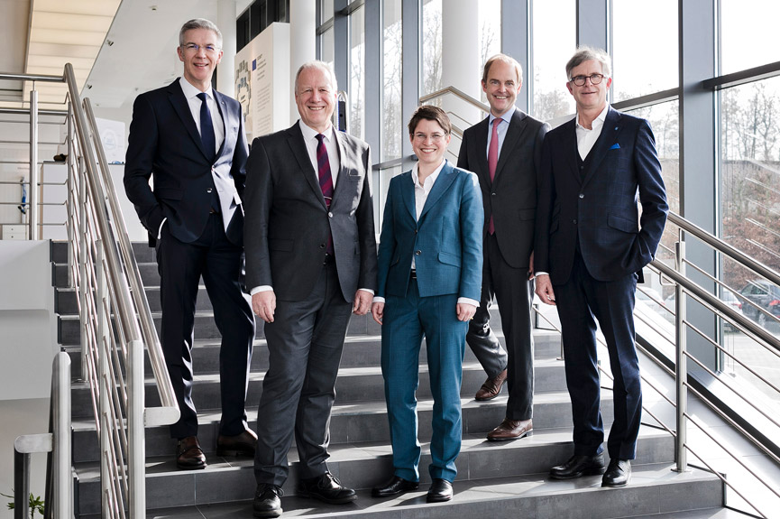 Böllhoff Group Management (from left) Dr. Jens Bunte, Dr. Carsten Löffler, Dr. Cathrin Wesch-Potente, Michael W. Böllhoff, Wilhelm A. Böllhoff
