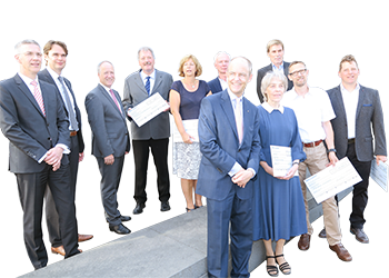 v.l.n.r.: Dr. Bunte, F. Nientiedt, Dr. Löffler, W. Düwel (Böllhoff), B. Brune (Ärztl. Beratungsstelle), Dr. Worms (Bielefelder Bürgerstiftung), M. Böllhoff, Schwester Fischer (Haus Salem), W. Zinram, M. Wittenbrock und F. Kurzendörfer (SV Brackwede)